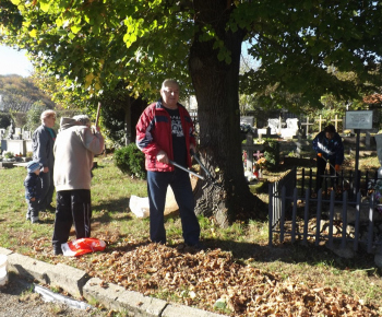 Jednota dôchodcov / Brigáda na cintorínoch