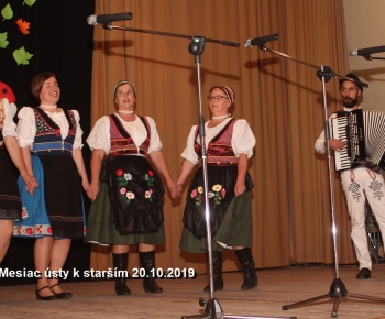 Kultúra / Mesiaca úcty k starším 