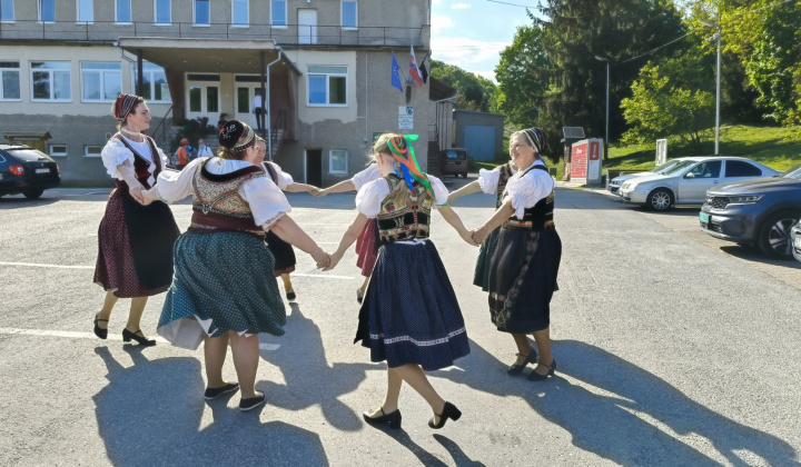21. fotografia fotogalérie Kultúra / Stavanie mája na 1. mája