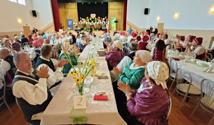 10. fotografia fotogalérie Jednota dôchodcov / SENIORI OD SRDCA K SRDCU - foto