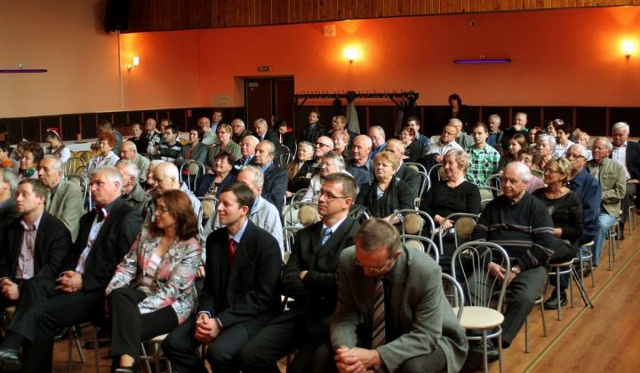 72. fotografia fotogalérie Udeľovanie ocenení  Čestný občan obce 16.5.2014