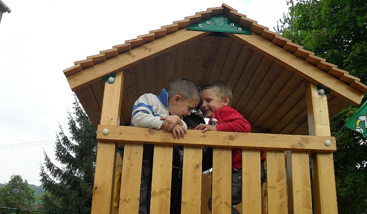 8. fotografia fotogalérie Nová preliezka v MŠ Kysak