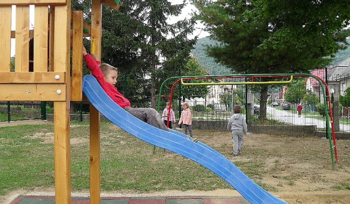 9. fotografia fotogalérie Nová preliezka v MŠ Kysak