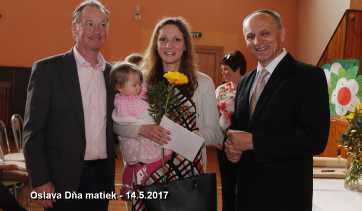 16. fotografia fotogalérie Kultúra / 	Slávnostná akadémia pri príležitosti Dňa Matiek