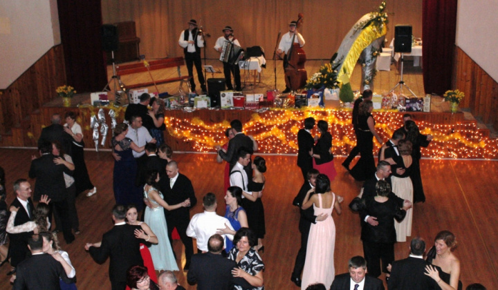 31. fotografia fotogalérie Kultúra / 22. fašiangový ples obce Kysak