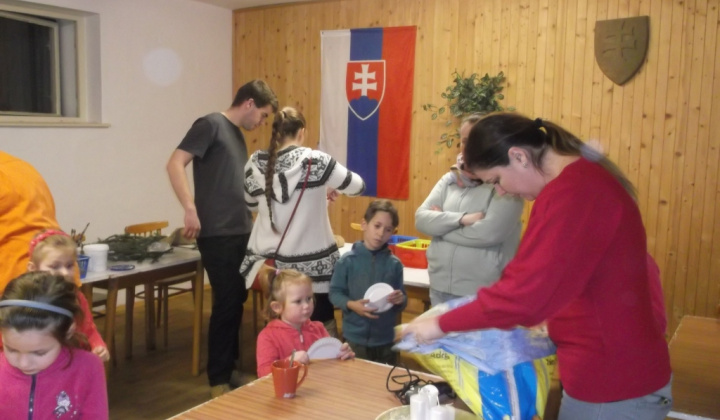 11. fotografia fotogalérie Kultúra / Tvorivé dielne – príprava vianočnej výzdoby  