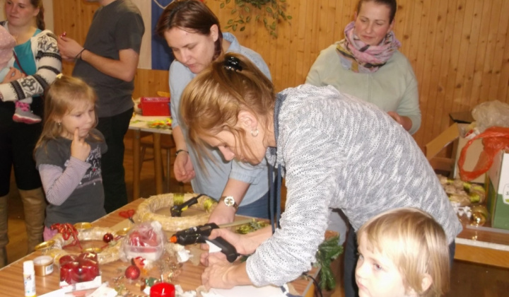 19. fotografia fotogalérie Kultúra / Tvorivé dielne – príprava vianočnej výzdoby  
