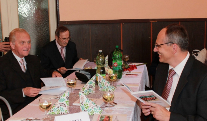 31. fotografia fotogalérie Prezentácia knihy KYSAČANKA 17.10.2015