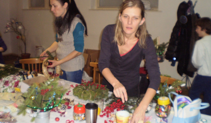 14. fotografia fotogalérie Kultúra / Tvorivé dielne – príprava vianočnej výzdoby
