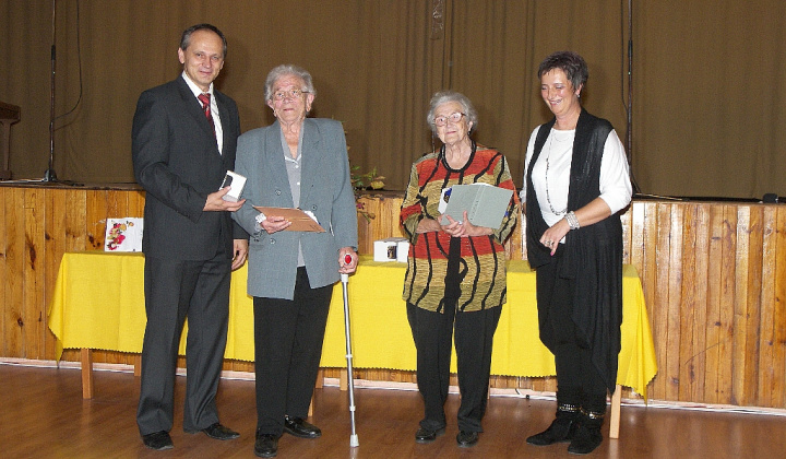 10. fotografia fotogalérie Mesiac úcty k starším