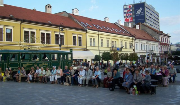 14. fotografia fotogalérie Vystúpenie KYSAČANKY pri otvorení Dní Košíc