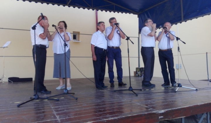 3. fotografia fotogalérie Kysackí harmonikári / Reprezentujú našu obec....