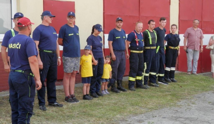 11. fotografia fotogalérie Hasičský zbor / Prevzatie hasičského auta