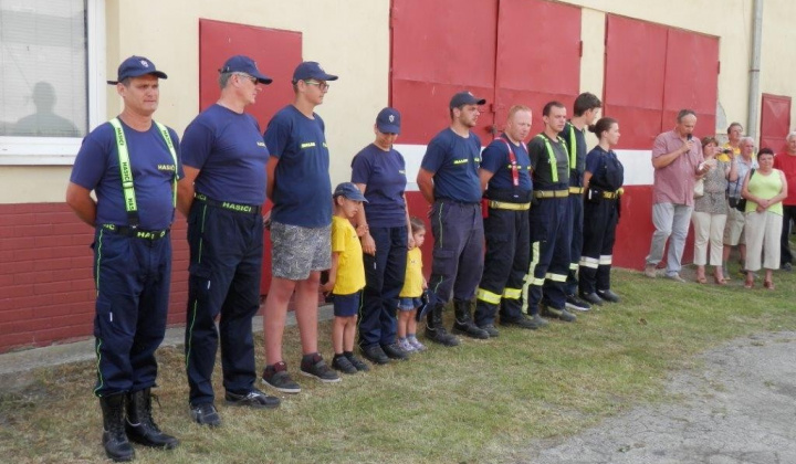 13. fotografia fotogalérie Hasičský zbor / Prevzatie hasičského auta