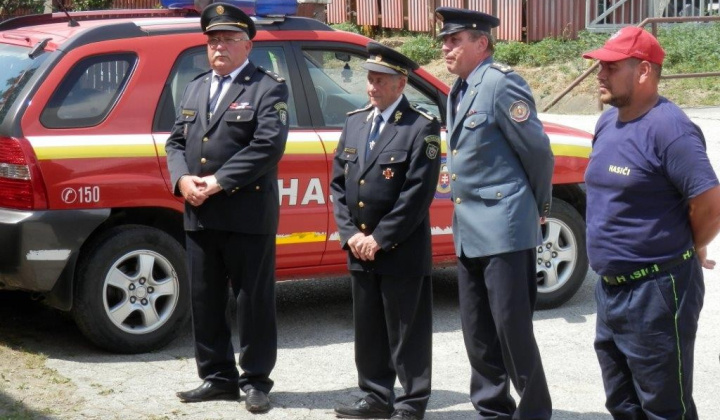 14. fotografia fotogalérie Hasičský zbor / Prevzatie hasičského auta
