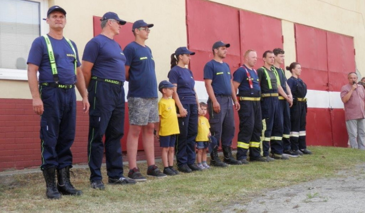 16. fotografia fotogalérie Hasičský zbor / Prevzatie hasičského auta