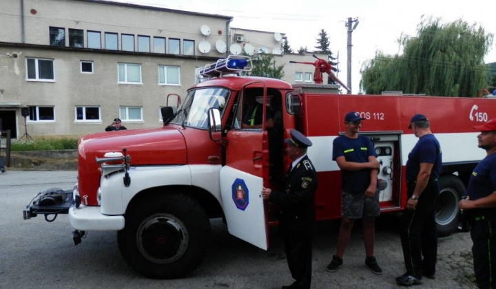 26. fotografia fotogalérie Hasičský zbor / Prevzatie hasičského auta