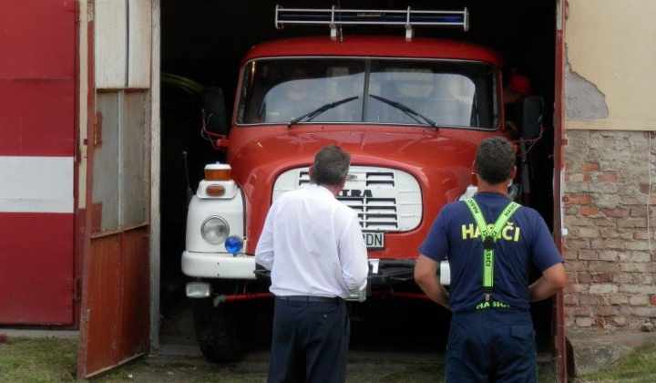 45. fotografia fotogalérie Hasičský zbor / Prevzatie hasičského auta