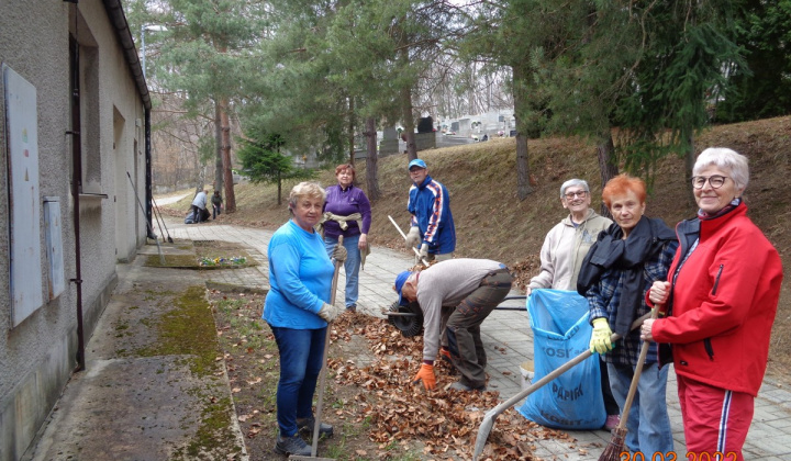 5. fotografia fotogalérie Jednota dôchodcov / Brigáda ZO JDS na cintorínoch 30.3.2022