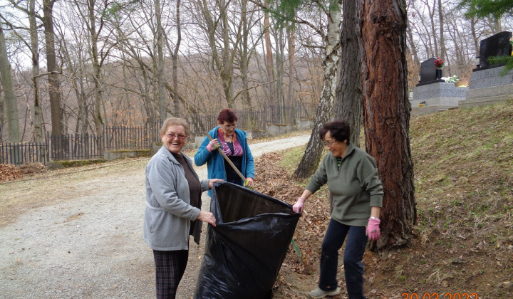8. fotografia fotogalérie Jednota dôchodcov / Brigáda ZO JDS na cintorínoch 30.3.2022