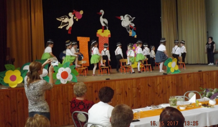 38. fotografia fotogalérie Jednota dôchodcov / oslava Dňa matiek