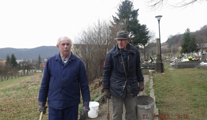 3. fotografia fotogalérie Jednota dôchodcov / Brigáda na upratovaní cintorínov