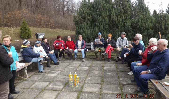 9. fotografia fotogalérie Jednota dôchodcov / Brigáda na upratovaní cintorínov