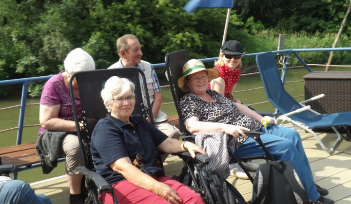 18. fotografia fotogalérie Jednota dôchodcov / Plavba po Bodrogu