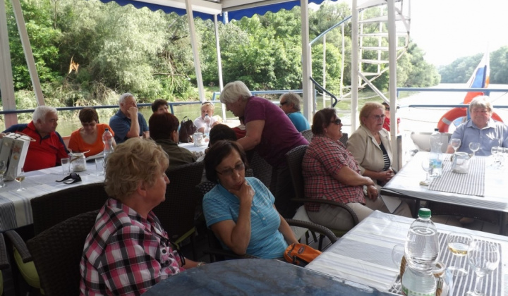 33. fotografia fotogalérie Jednota dôchodcov / Plavba po Bodrogu