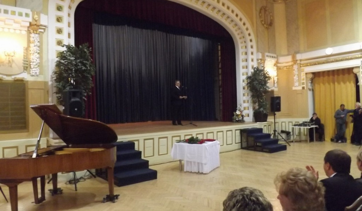 14. fotografia fotogalérie Jednota dôchodcov / ZO Kysak u ministra