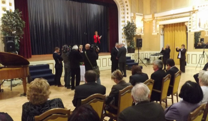 23. fotografia fotogalérie Jednota dôchodcov / ZO Kysak u ministra