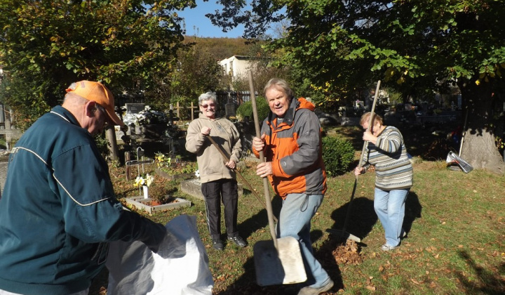 1. fotografia fotogalérie Jednota dôchodcov / Brigáda na cintorínoch