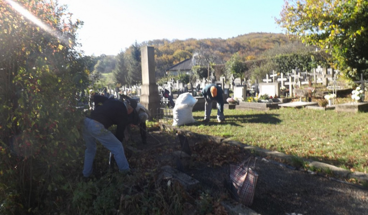 10. fotografia fotogalérie Jednota dôchodcov / Brigáda na cintorínoch