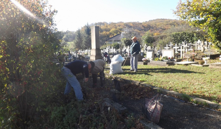 12. fotografia fotogalérie Jednota dôchodcov / Brigáda na cintorínoch