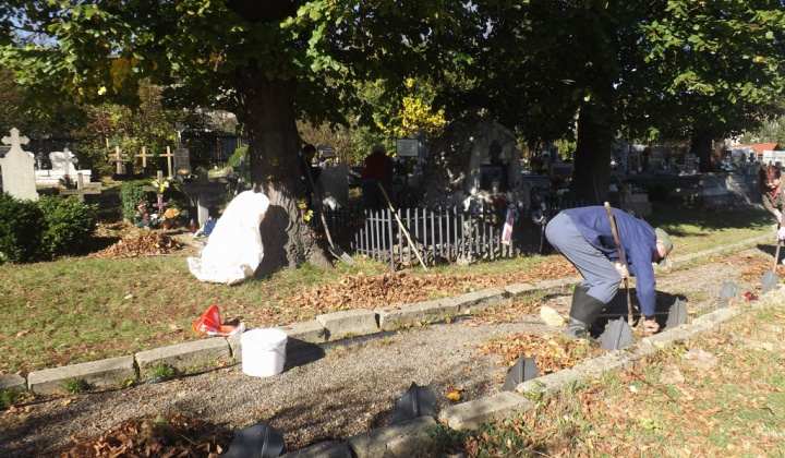 13. fotografia fotogalérie Jednota dôchodcov / Brigáda na cintorínoch