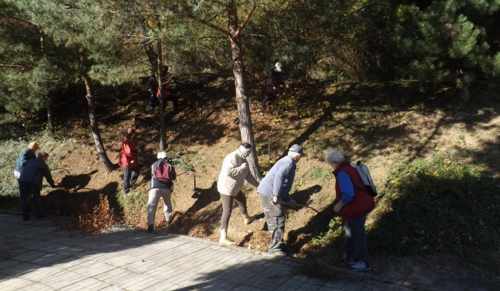 41. fotografia fotogalérie Jednota dôchodcov / Brigáda na cintorínoch
