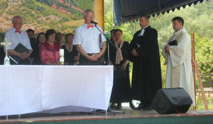 10. fotografia fotogalérie Cirkevné oznamy / Vystúpenie cirkevných zborov na dni obce Trebe