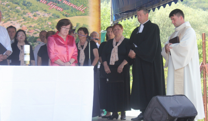 12. fotografia fotogalérie Cirkevné oznamy / Vystúpenie cirkevných zborov na dni obce Trebe