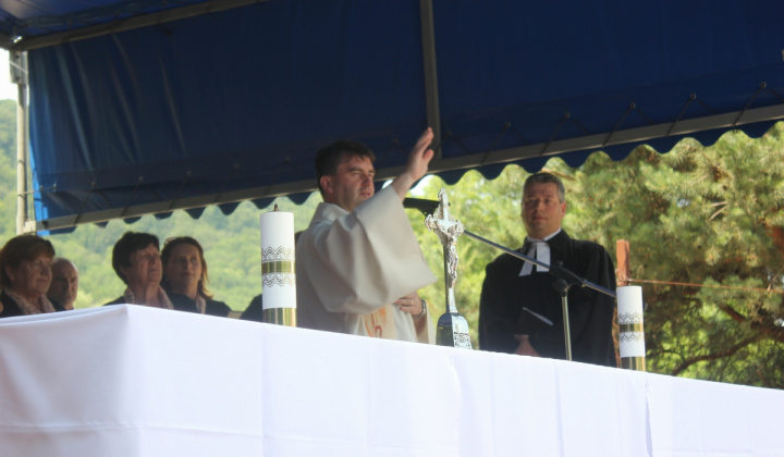 18. fotografia fotogalérie Cirkevné oznamy / Vystúpenie cirkevných zborov na dni obce Trebe