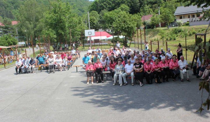 24. fotografia fotogalérie Cirkevné oznamy / Vystúpenie cirkevných zborov na dni obce Trebe