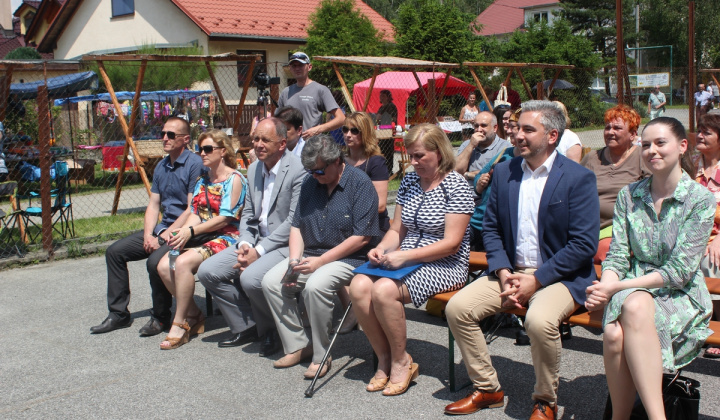 28. fotografia fotogalérie Cirkevné oznamy / Vystúpenie cirkevných zborov na dni obce Trebe
