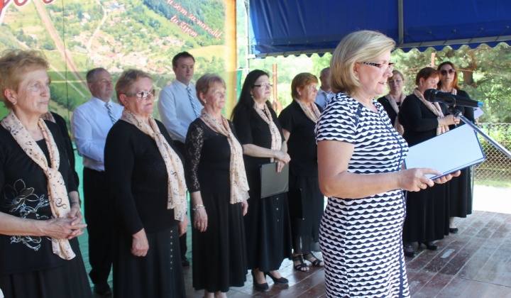 29. fotografia fotogalérie Cirkevné oznamy / Vystúpenie cirkevných zborov na dni obce Trebe