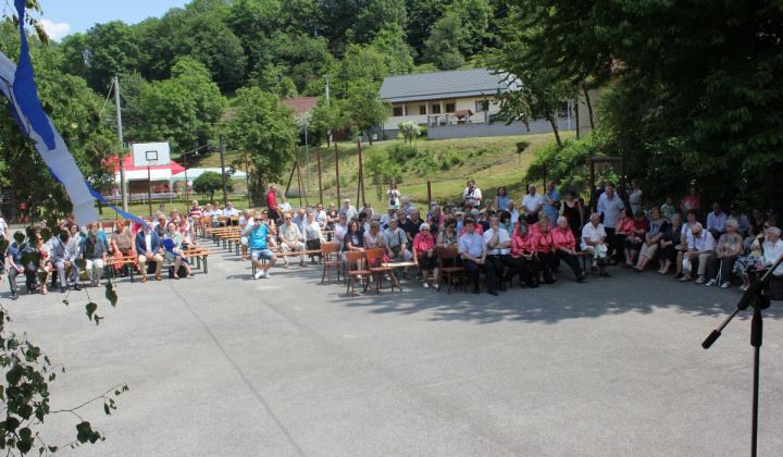 33. fotografia fotogalérie Cirkevné oznamy / Vystúpenie cirkevných zborov na dni obce Trebe