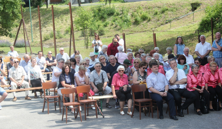 34. fotografia fotogalérie Cirkevné oznamy / Vystúpenie cirkevných zborov na dni obce Trebe