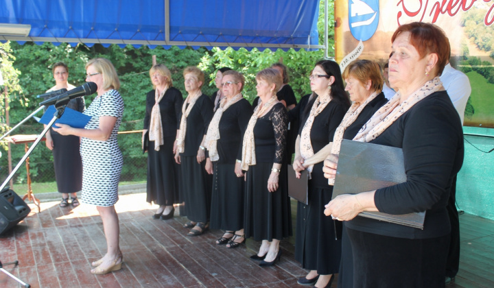 36. fotografia fotogalérie Cirkevné oznamy / Vystúpenie cirkevných zborov na dni obce Trebe