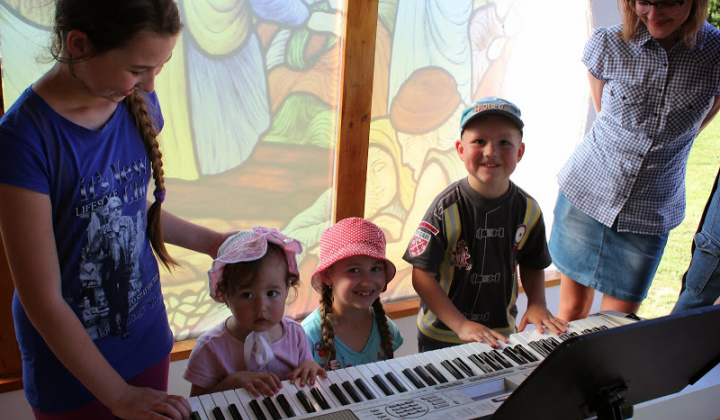 44. fotografia fotogalérie 1. ročník prehliadky speváckych zborov 2014