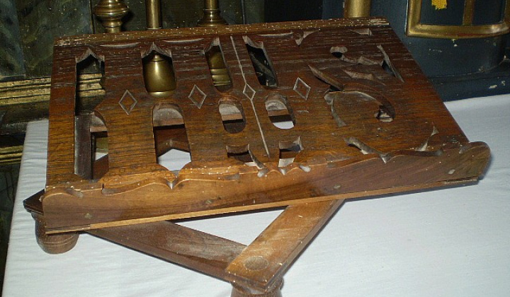 8. fotografia fotogalérie Výstava v priesotoroch starého kostolíka.