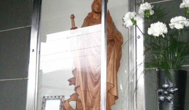 6. fotografia fotogalérie Inštalácia sochy sv. Katríny Alexandrijskej