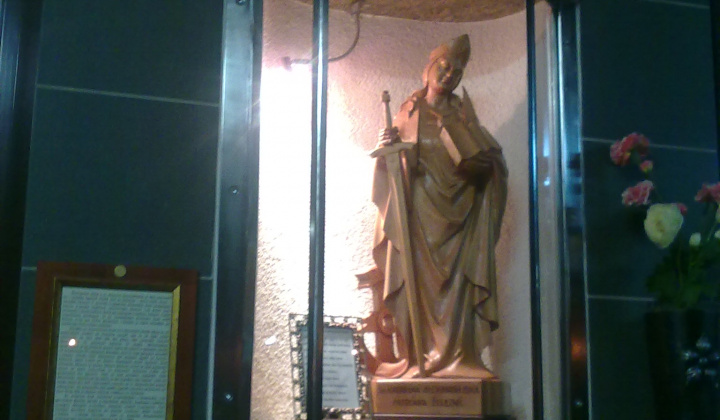 7. fotografia fotogalérie Inštalácia sochy sv. Katríny Alexandrijskej