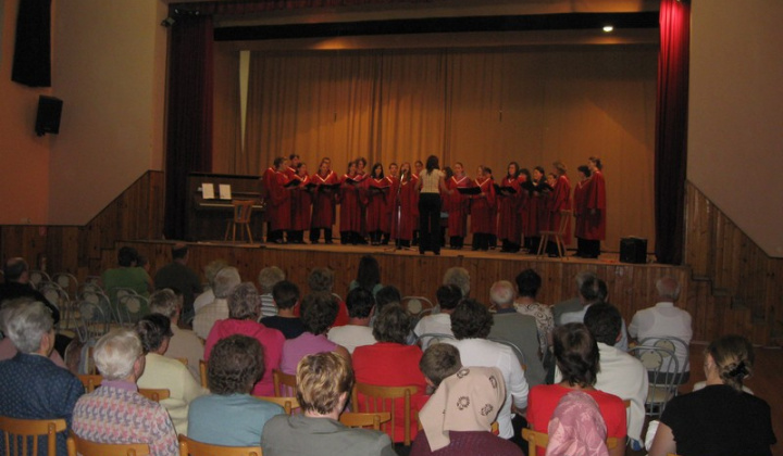 1. fotografia fotogalérie Koncert spevokolu Evanielického gymnázia z Tisovca